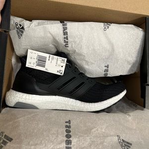Brand new! Adidas Ultraboost running shoes - size 7.5 women